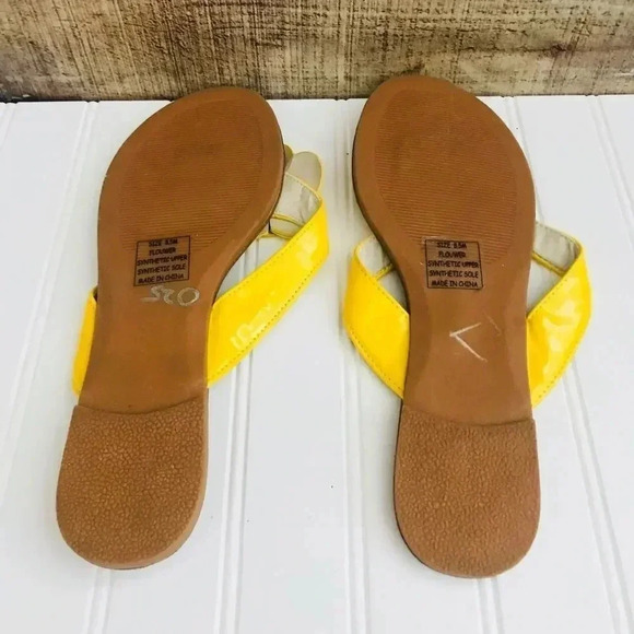 NWOT Madden Girl Flower Sandals - Picture 4 of 4